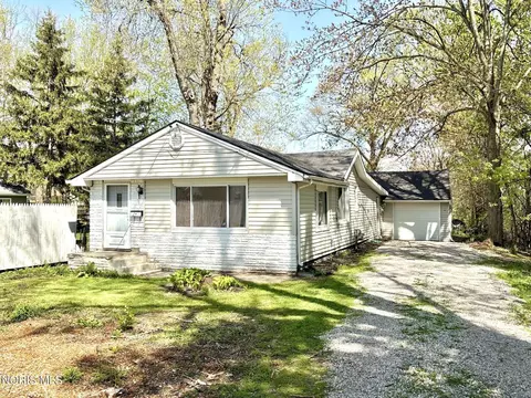 5228 Rowland Rd, Toledo, OH 43613