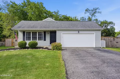 1007 Crystal Ln, Findlay, OH 45840