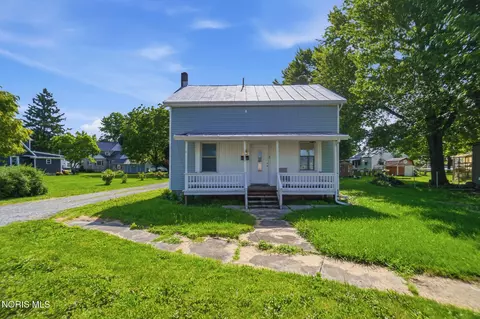 208 Mad River St, Forest, OH 45843