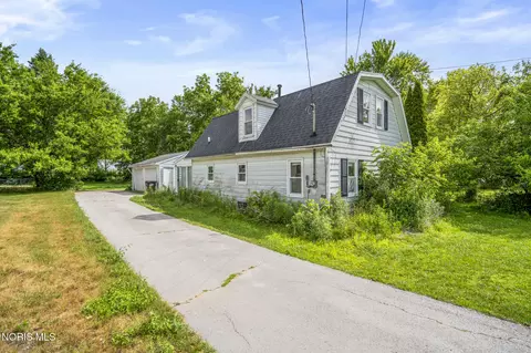 13110 Bishop Rd, Bowling Green, OH 43402