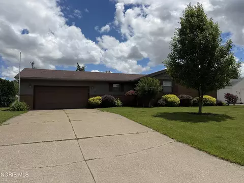 115 Bordeaux Dr, Napoleon, OH 43545