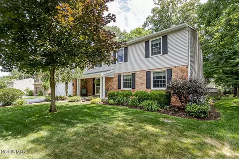 4552 Sheringham Ln, Sylvania, OH 43560