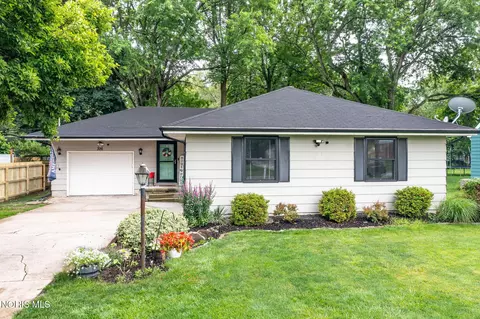 326 W 7th St, Perrysburg, OH 43551