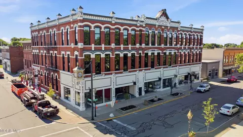 208 S Main St #3, Fostoria, OH 44830