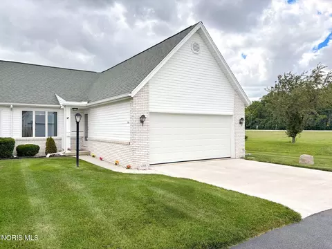 4269 Townhouse Dr # D, Oregon, OH 43616
