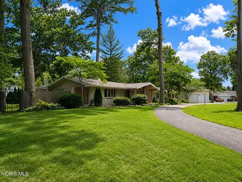 102 Oak St, Swanton, OH 43558