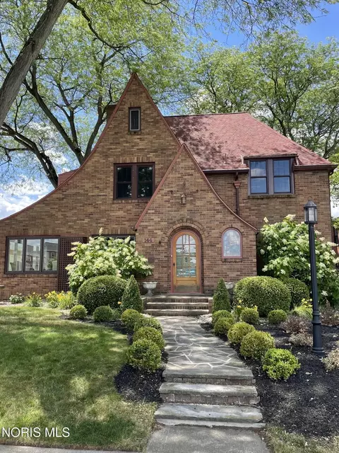 144 S Church St, Bowling Green, OH 43402