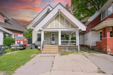 303 Hillwood Dr, Toledo, OH 43608