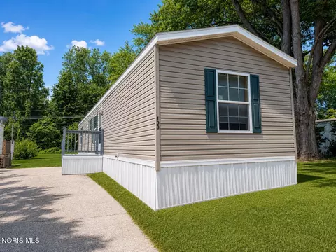 10430 Airport Hwy #LOT 198, Swanton, OH 43558
