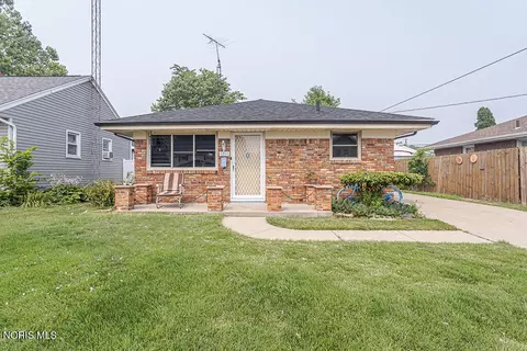5235 303rd St, Toledo, OH 43611