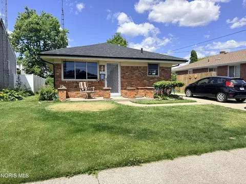 5235 303rd St, Toledo, OH 43611