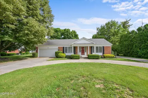 4055 Pickle Rd, Oregon, OH 43616