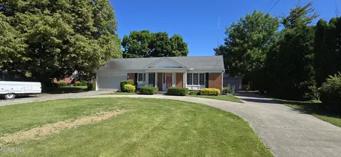 4055 Pickle Rd, Oregon, OH 43616