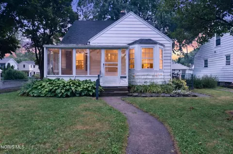 1603 Crestwood Rd, Toledo, OH 43612