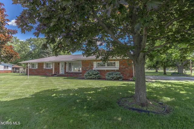 1155 S Lallendorf Rd, Oregon, OH 43616