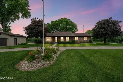 14079 S River Rd, Grand Rapids, OH 43522