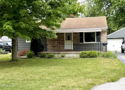 5745 Dornell Dr, Sylvania, OH 43560