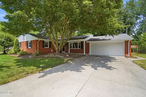 1020 Gustin Ave, Bowling Green, OH 43402