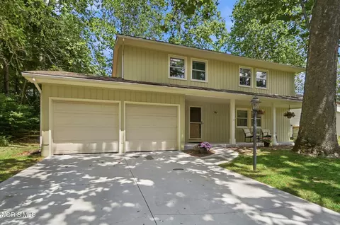 5557 Radcliffe Rd, Sylvania, OH 43560