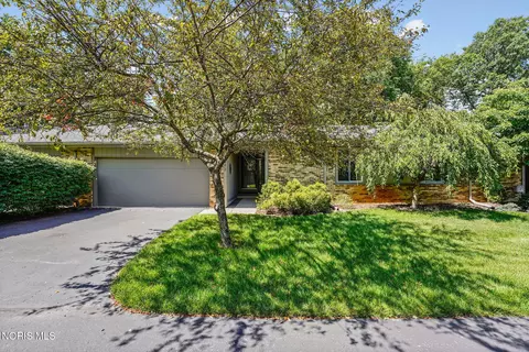4017 Eaglehurst Rd, Sylvania, OH 43560