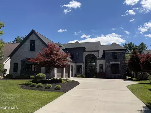 2 Corey Creek Rd, Toledo, OH 43623
