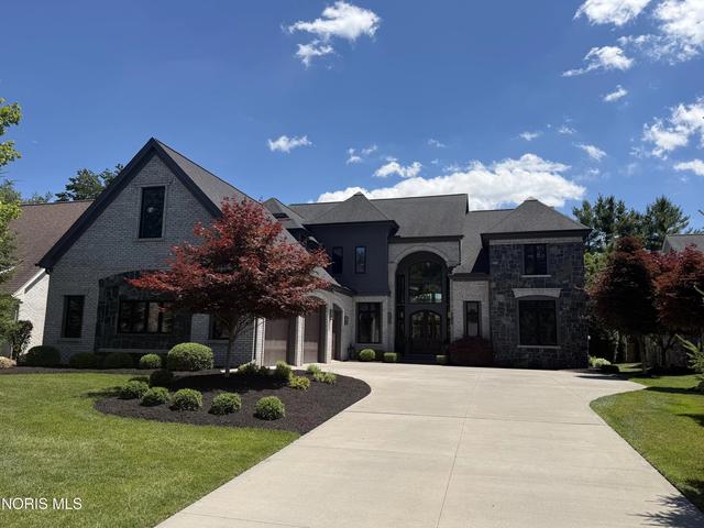 2 Corey Creek Rd, Toledo, OH 43623