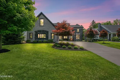 2 Corey Creek Rd, Toledo, OH 43623