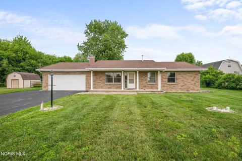 8340 Monclova Rd, Monclova, OH 43542
