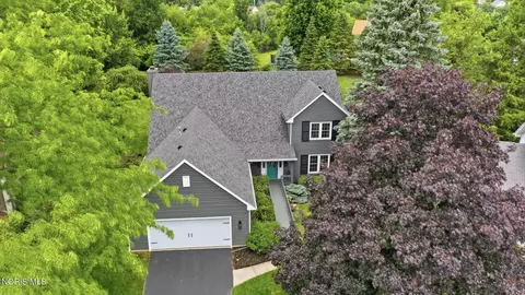8050 Indian Creek Ln, Sylvania, OH 43560