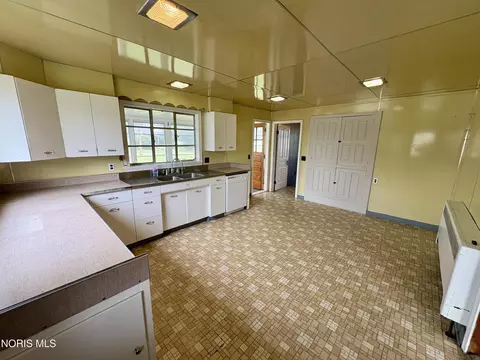 5810 W Tiffin St, Bascom, OH 44809 photo 6