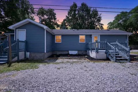 25864 Broad St, Perrysburg, OH 43551