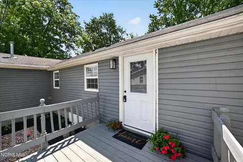 25864 Broad St, Perrysburg, OH 43551
