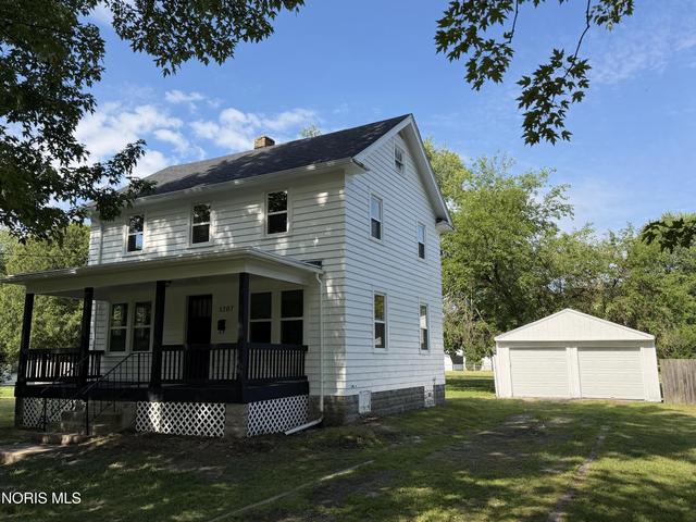 1207 Vanderbilt Rd, Toledo, OH 43615