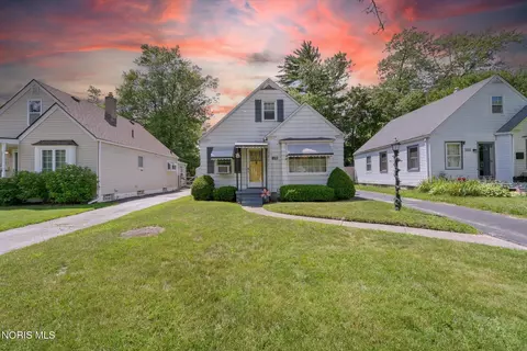 3647 Roanoke Rd, Toledo, OH 43613