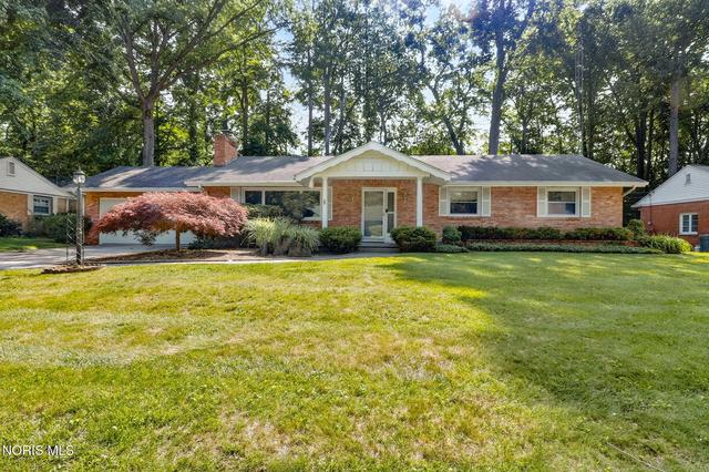 3024 Redington Woods Rd, Toledo, OH 43615