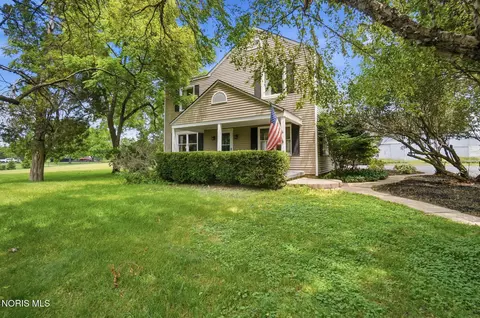 24870 W River Rd, Perrysburg, OH 43551