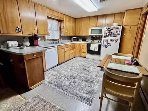 Kitchen - 202 Cincinnati St, Blakeslee, OH 43505 photo 1 of 1