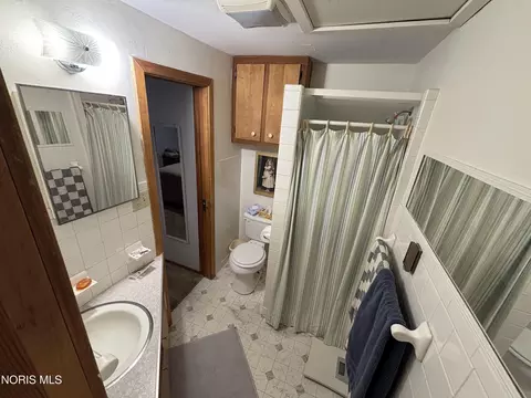 Bath - 202 Cincinnati St, Blakeslee, OH 43505 photo 2 of 2