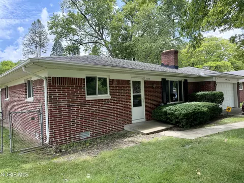 2235 Belvedere Dr, Toledo, OH 43614