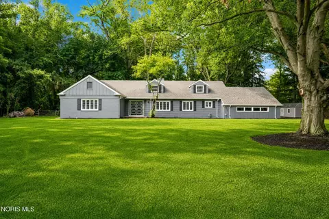 4906 Pine Ridge Rd, Toledo, OH 43615