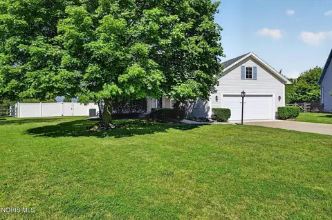 1369 Austin Ct, Perrysburg, OH 43551