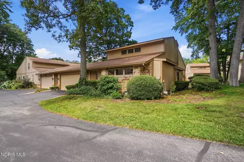 2437 Parliament Sq, Toledo, OH 43617