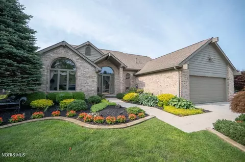 7951 N Shoreline Dr, Holland, OH 43528