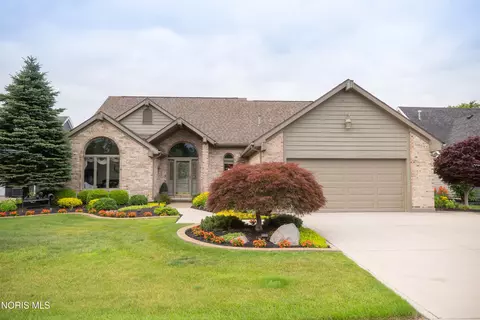 7951 N Shoreline Dr, Holland, OH 43528