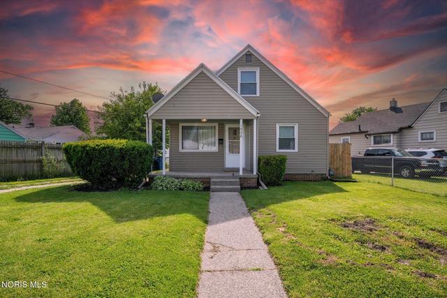 1536 Reswick Dr, Oregon, OH 43616