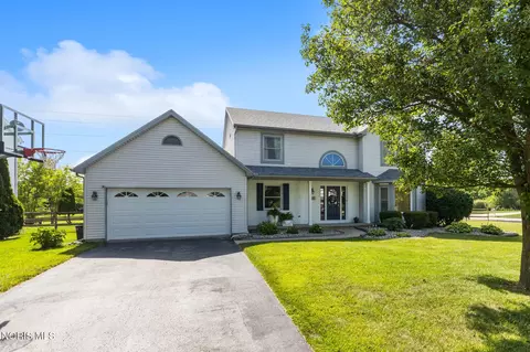 5923 Brown Ln, Sylvania, OH 43560