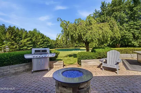 Exterior - 5815 Mitchaw Rd, Sylvania, OH 43560 photo 6 of 9