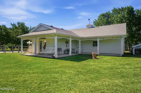 Exterior - 5815 Mitchaw Rd, Sylvania, OH 43560 photo 8 of 9