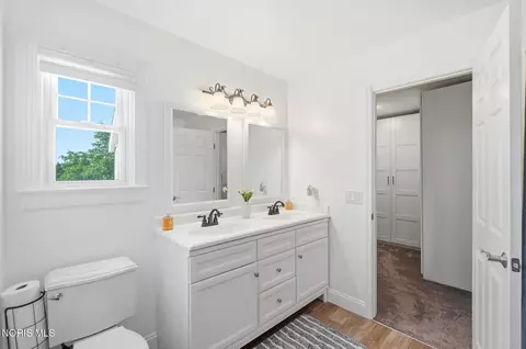 Bath - 5815 Mitchaw Rd, Sylvania, OH 43560 photo 4 of 5