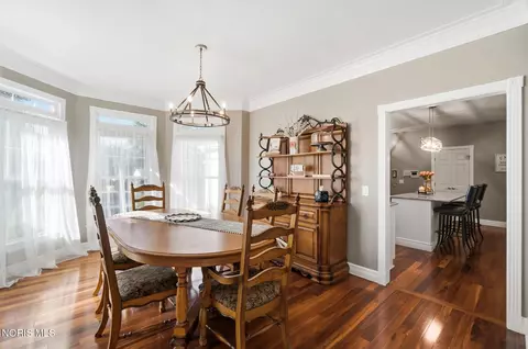Dining - 5815 Mitchaw Rd, Sylvania, OH 43560 photo 2 of 4